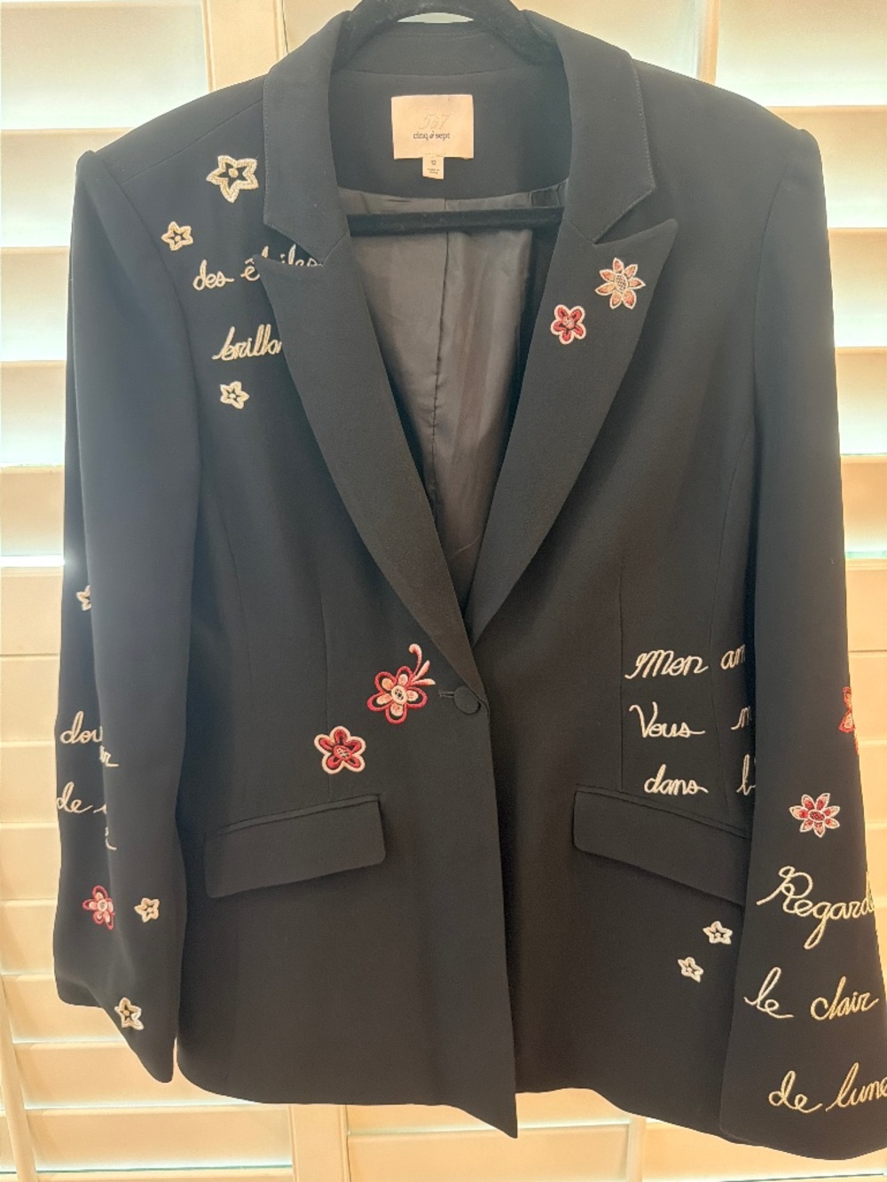 ELEGANT DESIGNER BLACK BLAZER WITH EMBROIDERY